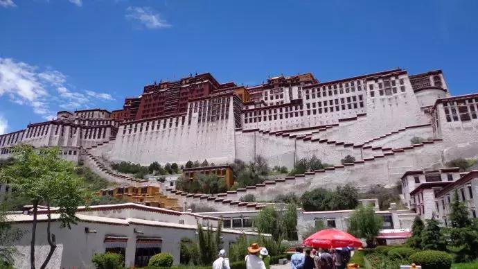 五一景点布达拉宫,五一布达拉宫是旺季嘛