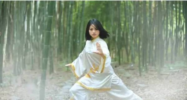 又是一年夜跑高峰季，爱跑的女孩儿们请注意了