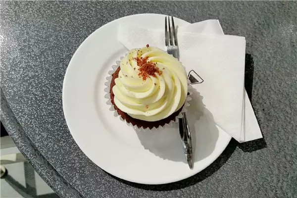 和喜欢的人下午喝咖啡,咖啡店和喜欢的人一起去