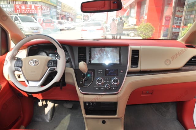 丰田塞纳柚木色耐磨地板,丰田塞纳航空座椅星空顶木地板