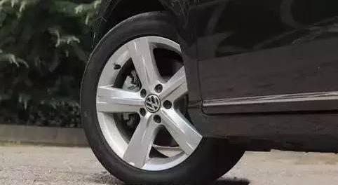 开车怕剐蹭，学会理赔流程很省心