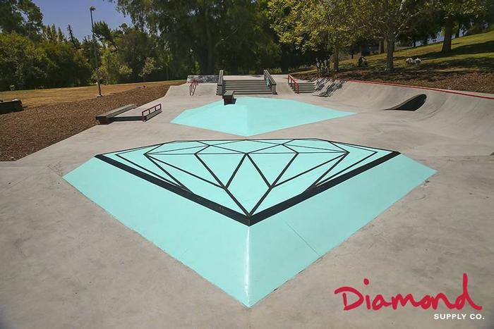 supreme潮流衣服,买supreme值吗