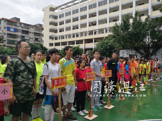 黄隆中心小学足球比赛,赤坎足球比赛视频