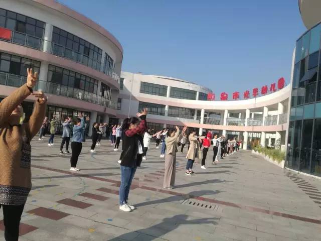 五月的小可爱们视频,五月可爱的小宝宝