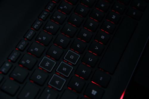 三星玄龙骑士和华硕小金刚怎么选,三星显示器玄龙骑士4k144hz