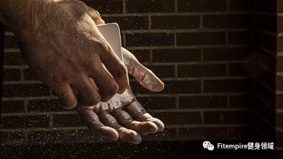 深蹲100公斤什么水平没练过,深蹲1000公斤