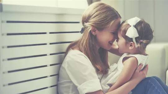 想像明星一样做了辣妈还满满少女feel，这些珠宝来帮你