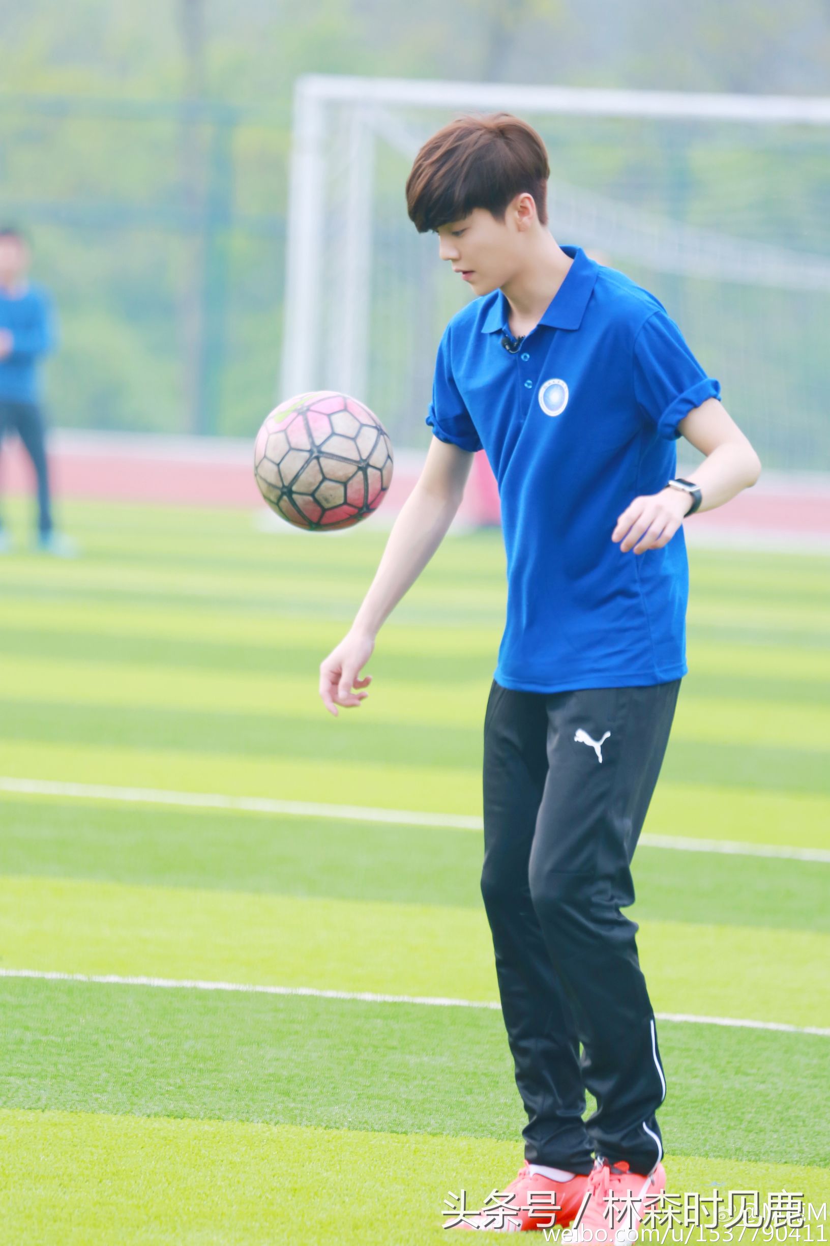 鹿晗足球小子照片,足球小将鹿晗