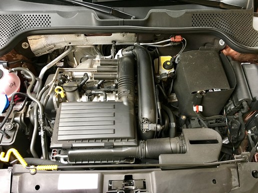 新到17年大众甲壳虫,14年大众甲壳虫白色驾驶感受