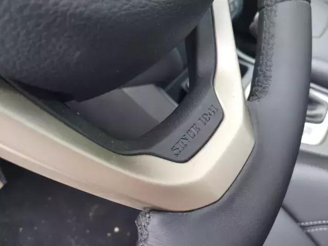 2017jeep自由光内饰功能,2017款jeep自由光可以播放视频