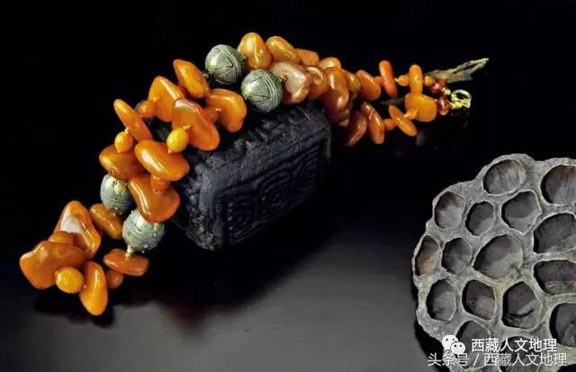 透过蜜蜡在藏地的使用，看*藏西**文化一角