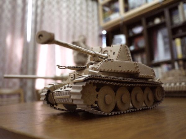 给自己一个买买买的理由,日本小姐姐把快递纸箱玩出了新花样!