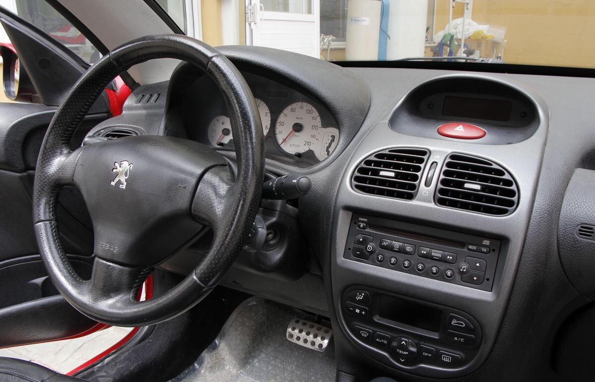 标致206cc可以开多少年,标致206报废值得入手吗