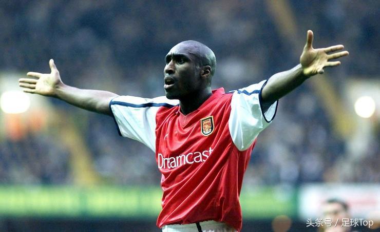 巴萨引援阿尔维斯,阿尔维斯引援巴萨