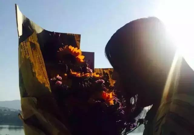 “深夜的地铁上，不只我一个人”|89条城市青年安全指南