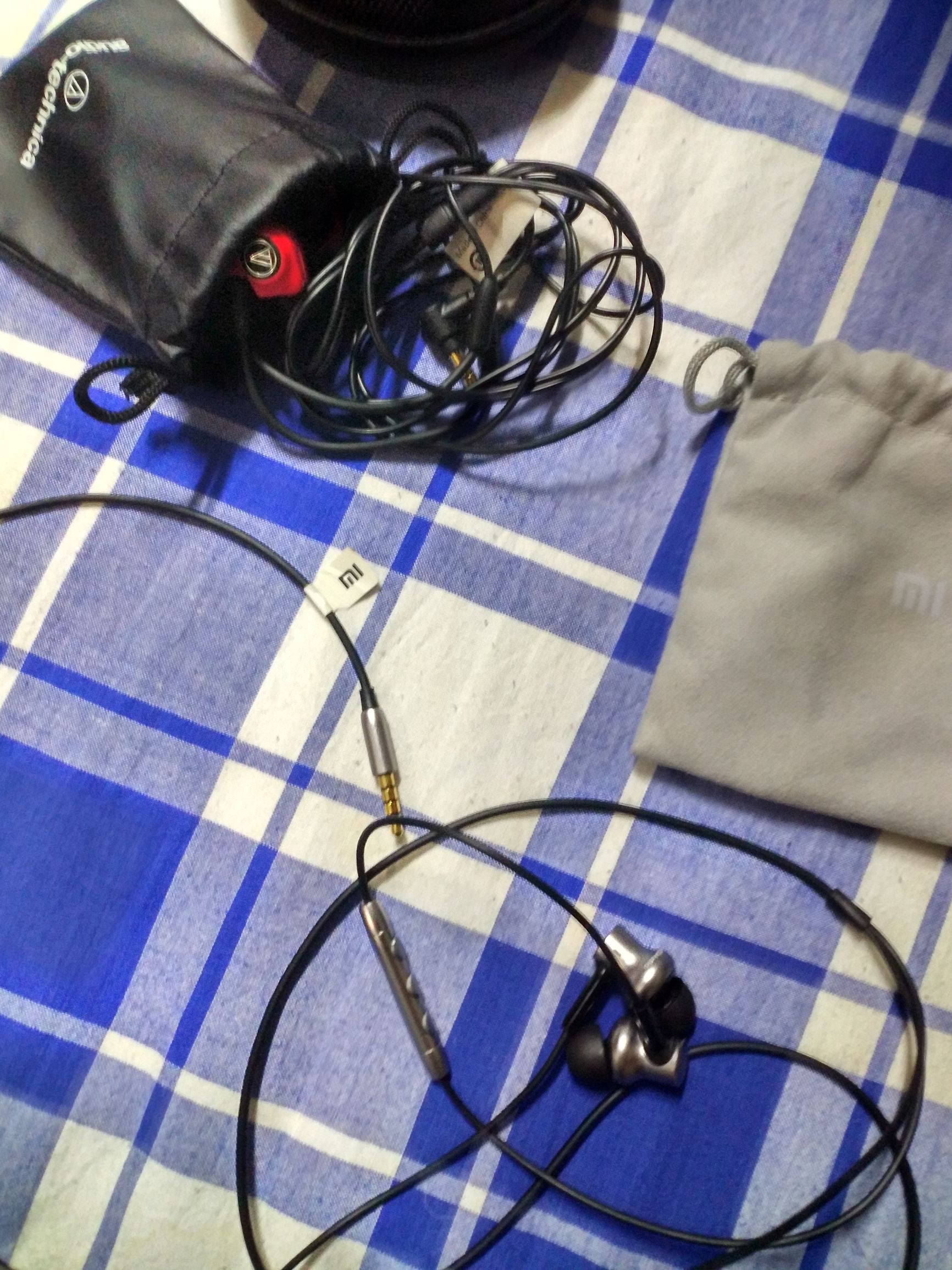 小米圈铁pro和小米双磁耳机,小米圈铁耳机pro和兴戈100