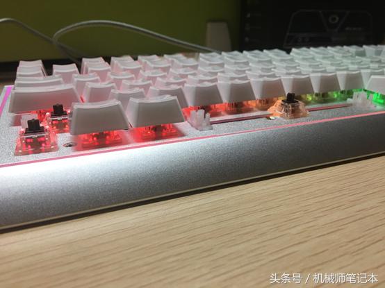 机械键盘白光版测评,cherry机械键盘推荐