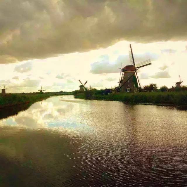 你追着风跑，我手握风车inHolland