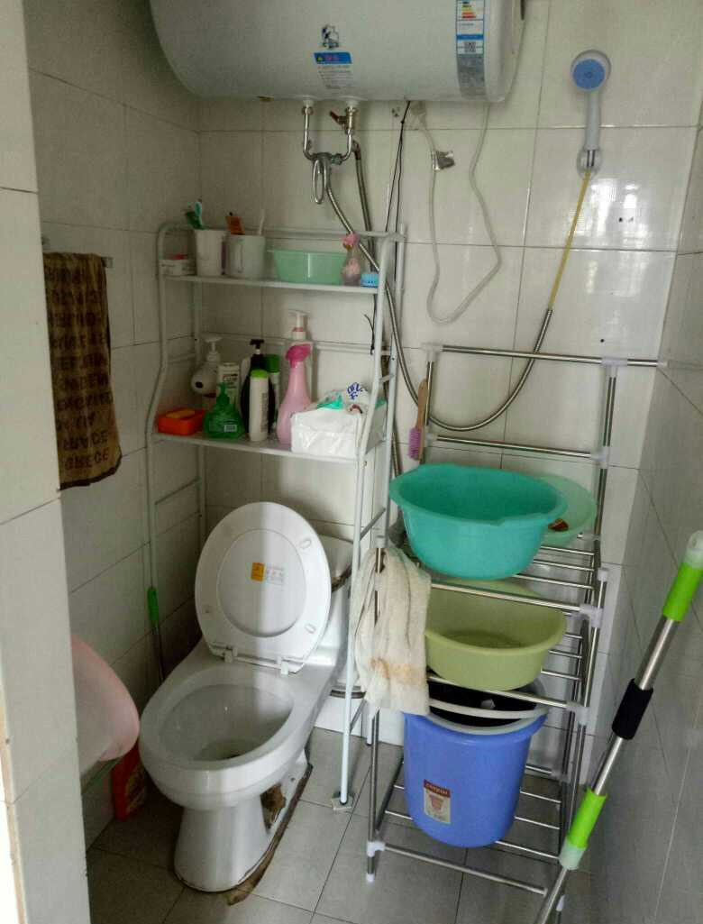 我在福州租了600块房子，巴掌大的空间，厕所却在厨房里