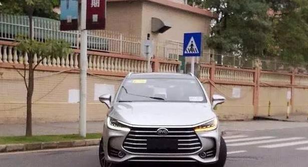 被奥迪设计总监骗了，车展用汉字车标，正式量产却又用BYD车标