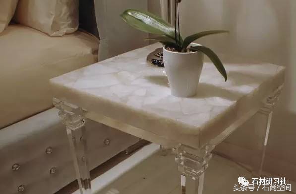 镜面碳晶板家装效果,白水晶简装效果图