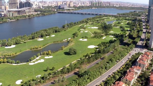 沈阳的海边浑河,远看是海近看是湖