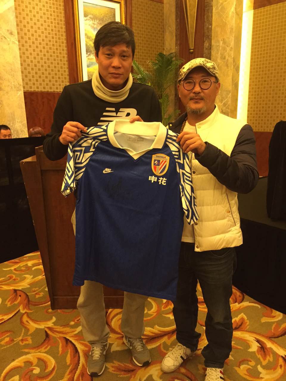 上海老克勒明星队VS尤文图斯队新闻发布会完整版视频