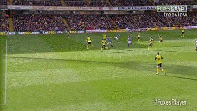 巴萨20岁小将被猛批,巴萨17岁小将首次触球破门绝杀