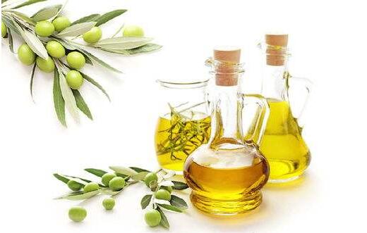 橄榄油抹头发的正确使用方法,橄榄油能抹头发上吗用清水洗掉吗