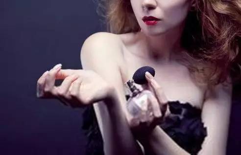 樊姐送关关的香水,樊姐送给关关什么香水