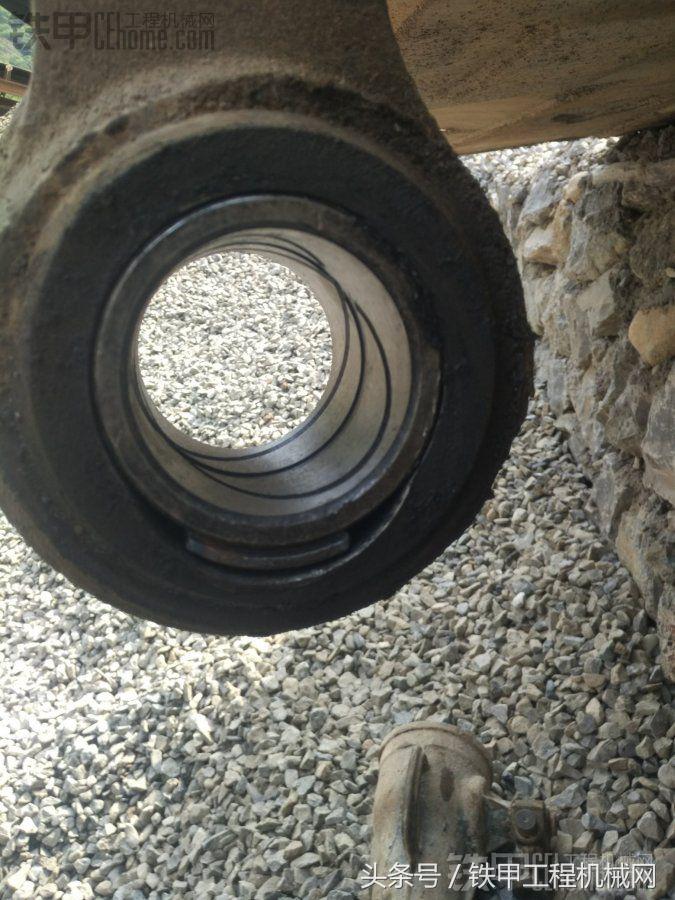 船上生锈的销子怎么拿下来,挖机斗齿销子生锈卡死怎么取出