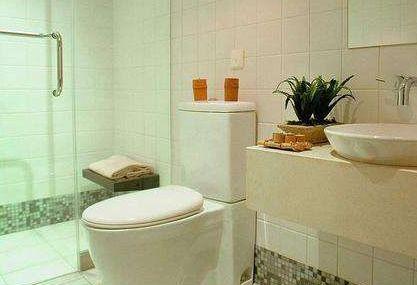 马桶被粪便堵了如何自己快速疏通,袜子把马桶堵了如何自己快速疏通