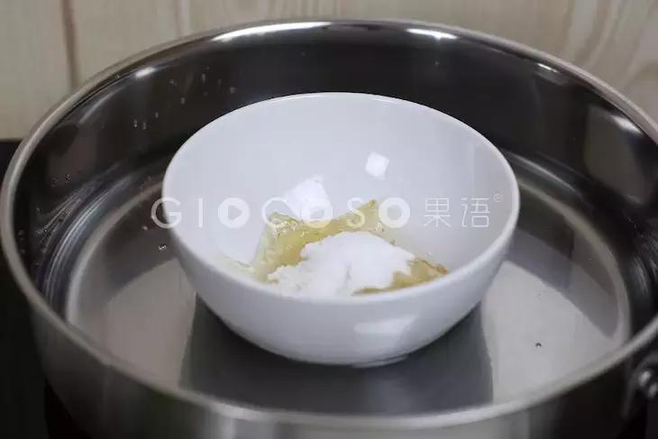 在厨房里，开启一段心的旅程果语紫薯奶香羹