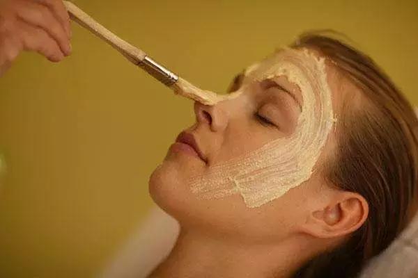 怎样去鼻子黑头最快最有效的方法,脸上黑头怎么去除最有效方法