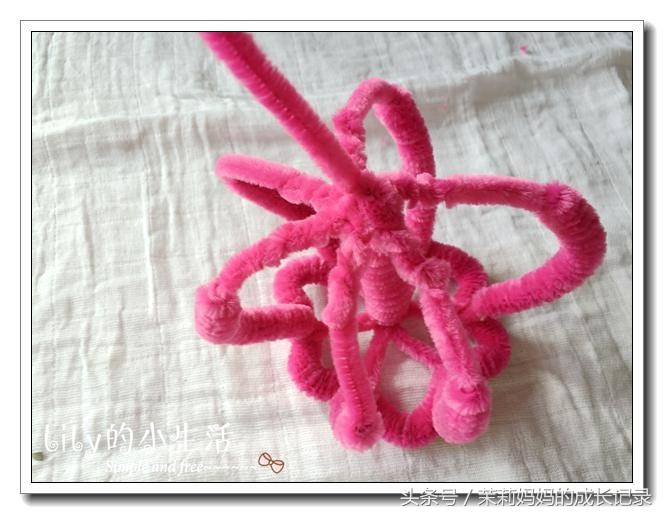 扭扭棒做小皇冠,如何用扭扭棒做一个小的皇冠