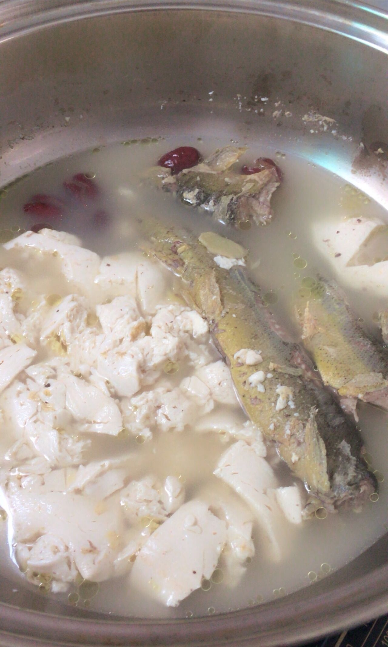 美味泥鳅豆腐汤治病祛湿两不误