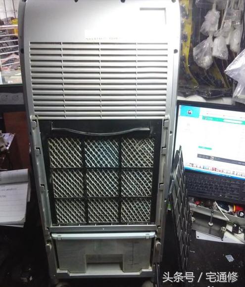 空调扇面板无显示故障怎么修理,空调扇通电按开关但没反应怎么办