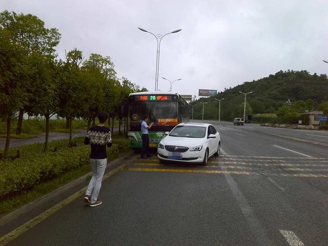 13万左右的别克英朗,13款的别克英朗200块钱能跑几公里