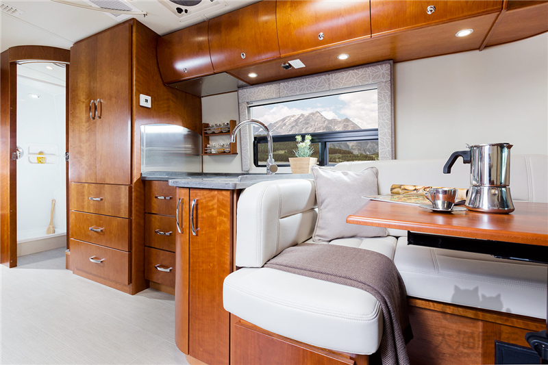 奔驰房车斯宾特豪华大空间,奔驰豪华房车零下50度旅行