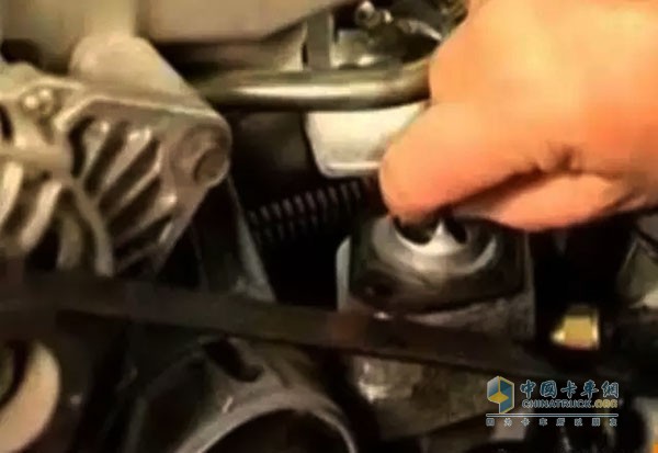 柴油机温度过高怎么办,柴油机高温怎么摘除节温器