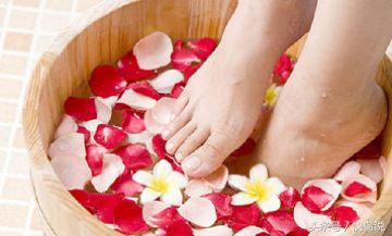 老人脚会变大还是变小,老人的脚很肿怎么办