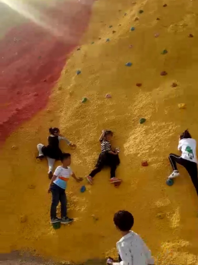 采摘园摘桑葚吃,桑椹采摘园吃桑椹