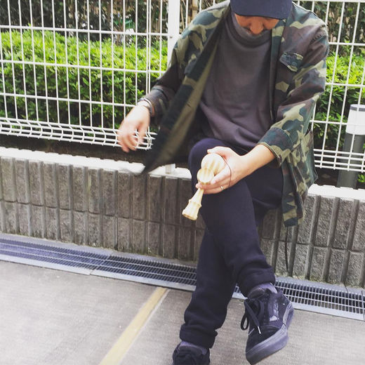 gd把这双vans活生生穿成新爆款,gd同款vans