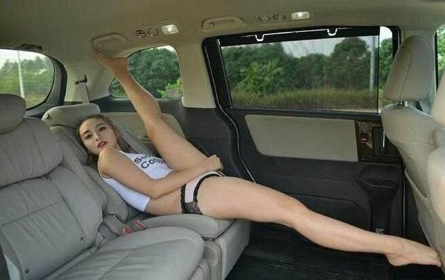 为啥年轻人,都喜欢加大的SUV越野车了,老司机一语道破