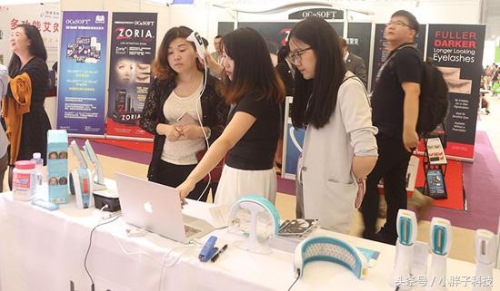 美国防脱生发黑科技HairMax亮相上海美博会