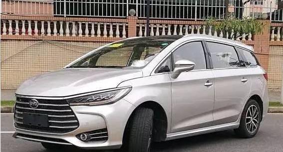 比亚迪设计师换标,比亚迪宋车标byd可以改为宋吗