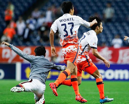 韩国人输球输人视频,韩国3分钟连进2球却难逃输球厄运