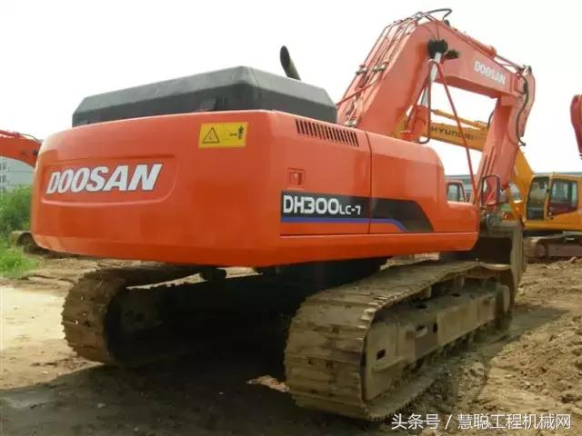 为什么二手挖机市场的机器那么新,哪块的二手挖机最靠谱