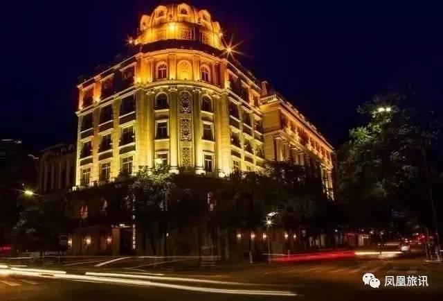 这座欧洲小城有个奇特壁画,这座中国魔幻建筑又把老外惊呆了