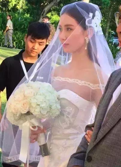 新娘手捧花20朵玫瑰代表什么,几支玫瑰花的寓意是什么呢